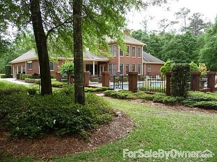 View of back of house
						:
						All large rooms-- all tall ceilings