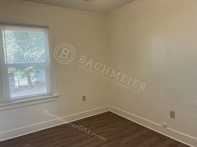 720 SW 5th St — Photo 11