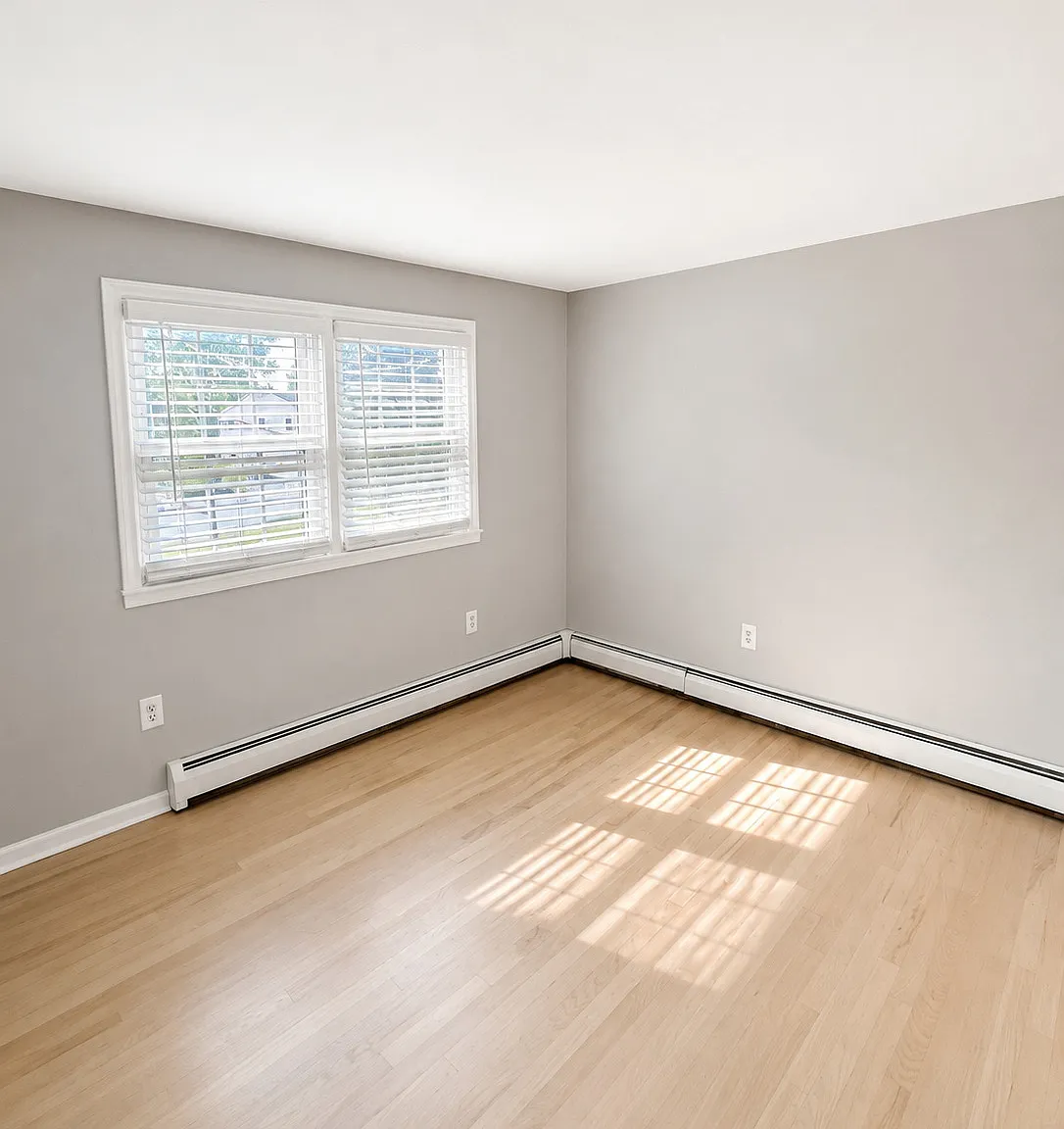 3 bed, 1.5 bath, 2742 sqft, $3,000 — Photo 3