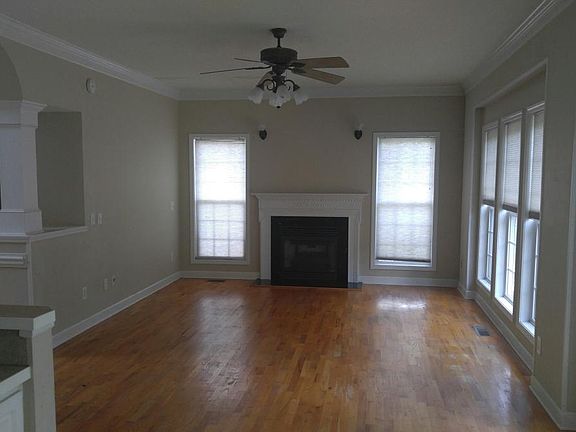 2nd image of 2596 Ironwood Dr