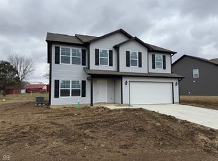 1217 Lake Dr, Shirley, IN 47384