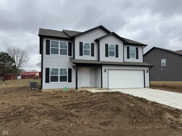 1217 Lake Dr, Shirley, IN 47384