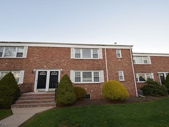 2nd image of 3 Dartmouth Ave APT 3B
