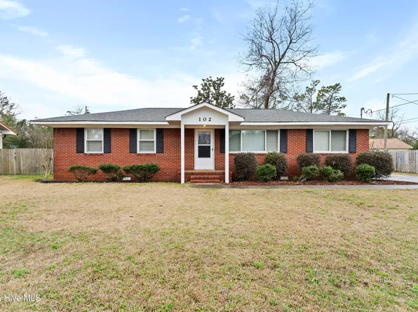 102 Green Meadows Drive, Wilmington, NC 28405