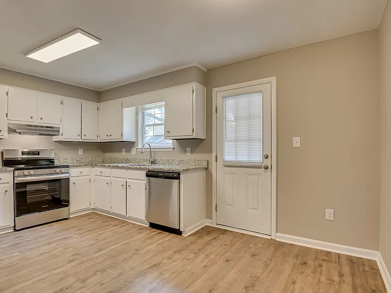120 Chalet North Ct — Photo 7