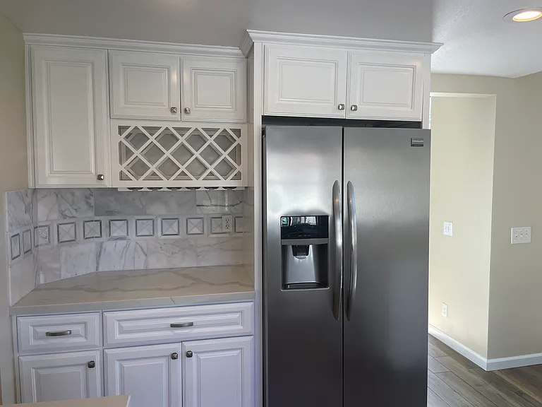 2415 Levante St — Photo 6