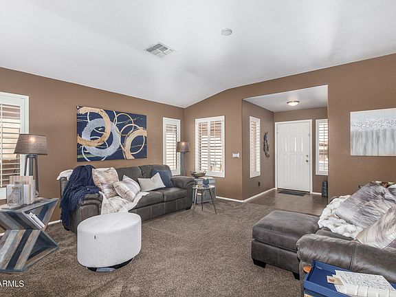 4th image of 42464 W OAKLAND Drive