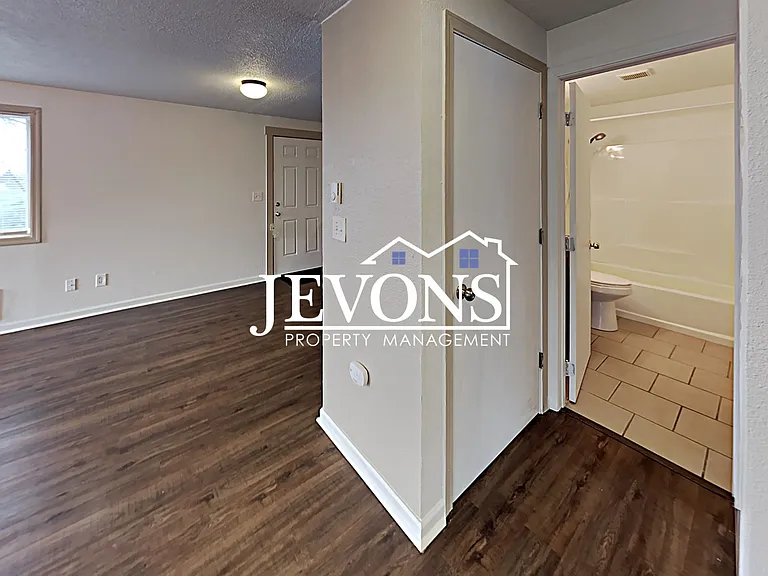 2416 S I St — Photo 5