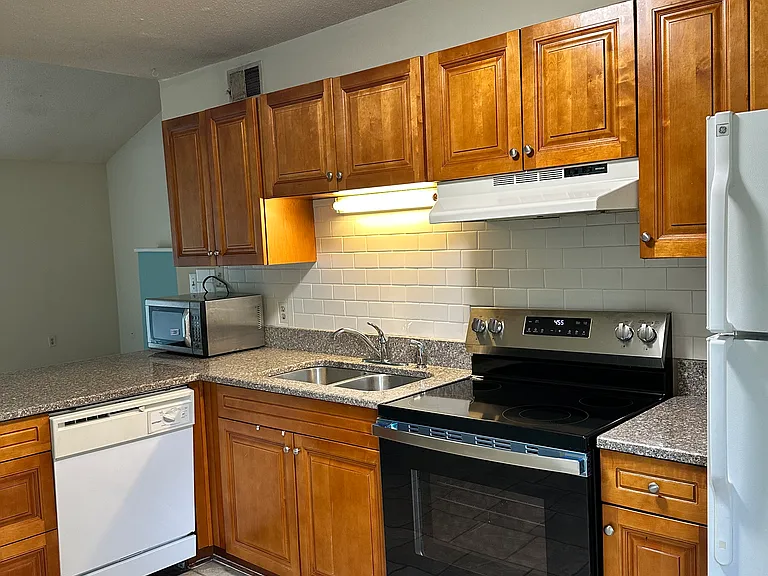 1005 Carlton Ave #A — Photo 6