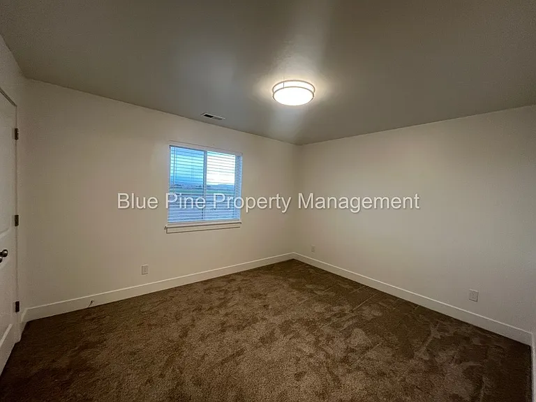 6322 N Freedom Rd #4 — Photo 8