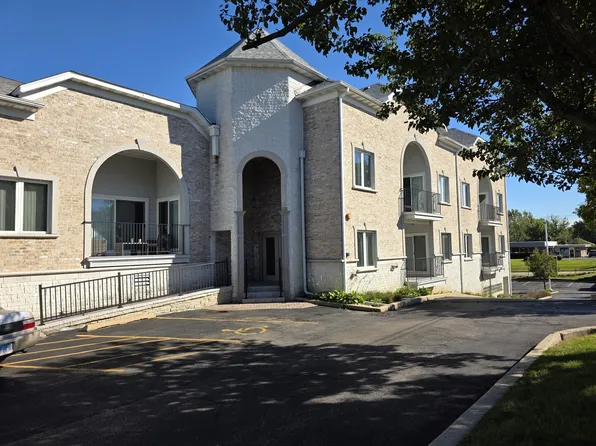 1990 Larkin Ave #14, Elgin, IL 60123