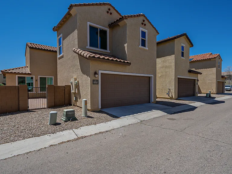 10984 E Midnight Moon Ln — Photo 31