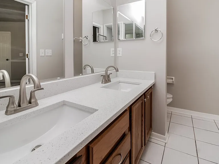 623 Weybridge Ct — Photo 11