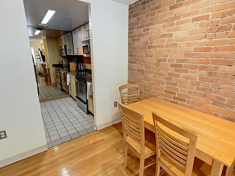 103 Gainsborough St #204 — Photo 4