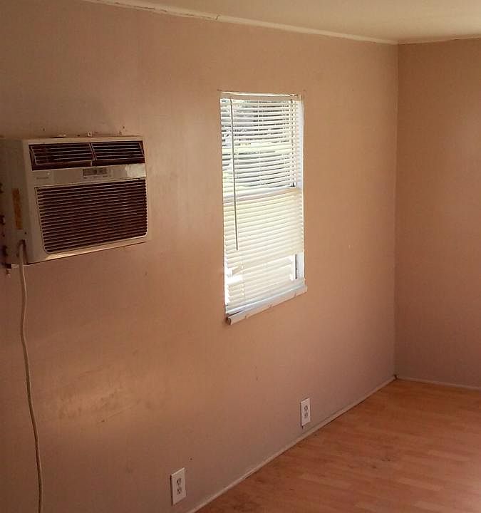 2nd image of 1448 Rosedale Dr Trlr 1