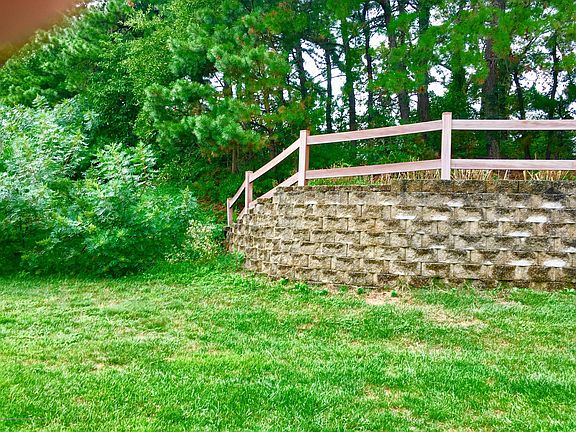 2nd image of 40 Goldensprings Dr