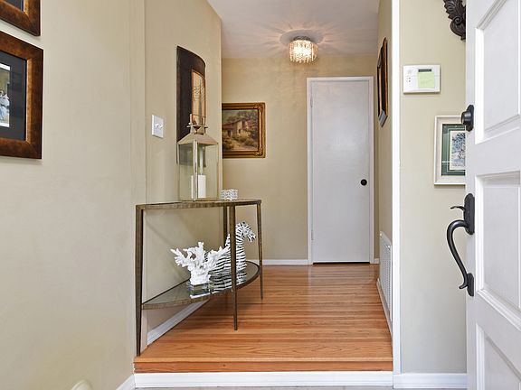 5th image of 22601 Cass Ave