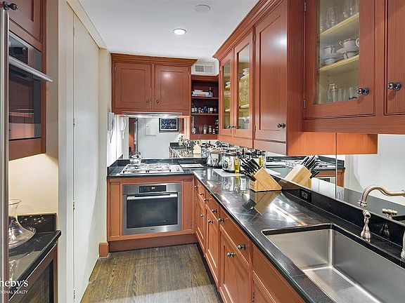 5th image of 47 E 67th St #5/6