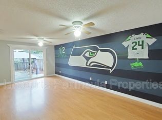 562 NE Silver Pine Dr, Bremerton, WA 98311