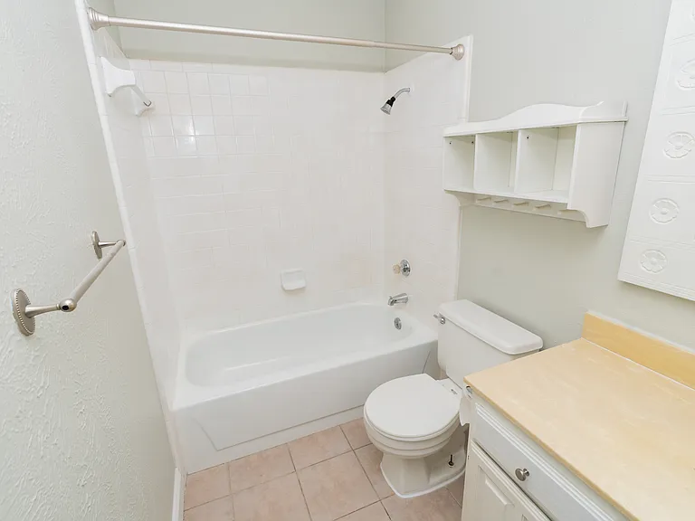 106 Mapleleaf Ln — Photo 40