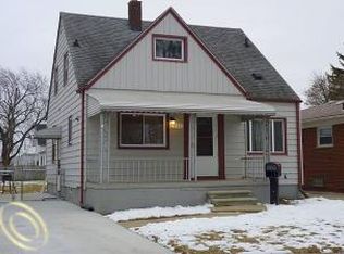 911 Sycamore St, Wyandotte, MI 48192