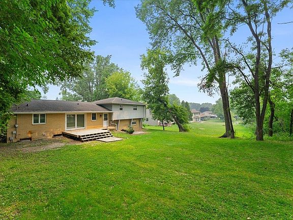 4th image of 2596 Deckner Ave