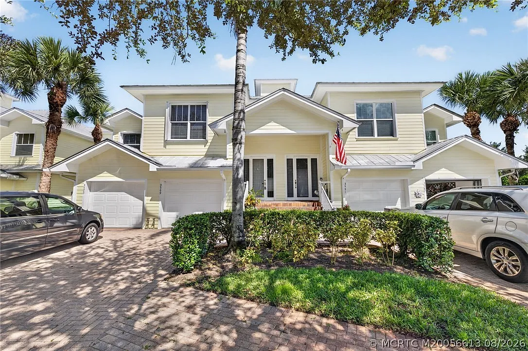 3 bed, 2.0 bath, 2077 sqft, $2,800 — Photo 1