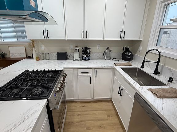5th image of 4664 Bancroft St