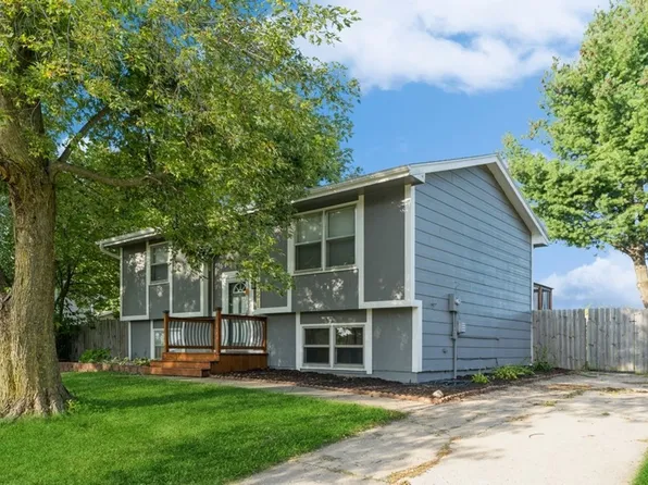 1021 Aspen Dr, Norwalk, IA 50211