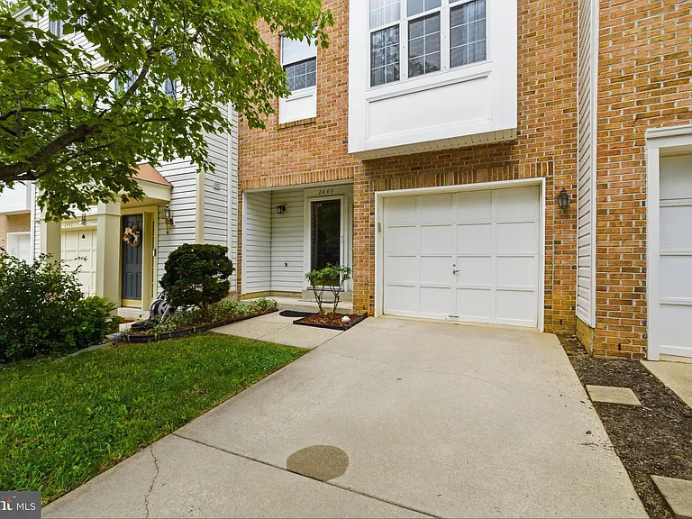 2449 Clover Field Cir — Photo 2