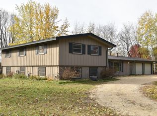 7647 Shannon Rd, Hartford, WI 53027