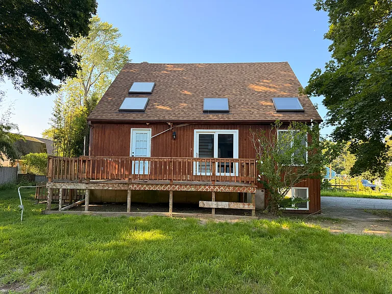 37 Isabelle Dr — Photo 6