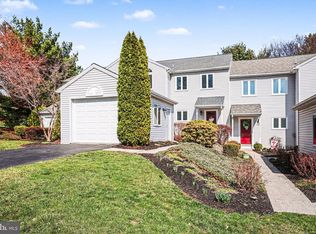 1822 Creek View Dr, New Cumberland, PA 17070