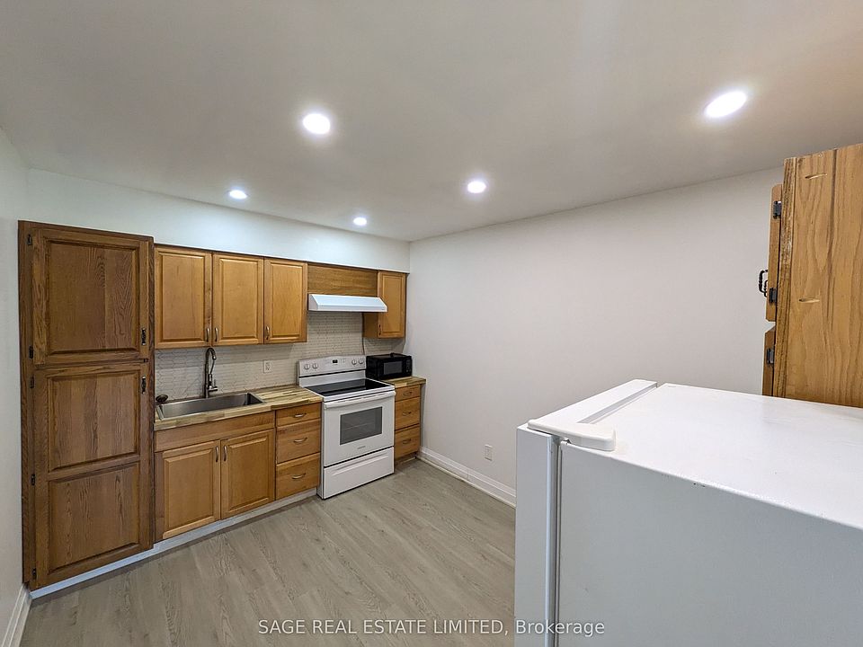 1st image of 1865 Davenport Rd #2