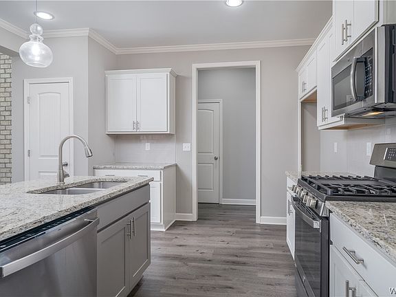 5th image of 485 Remington Cir