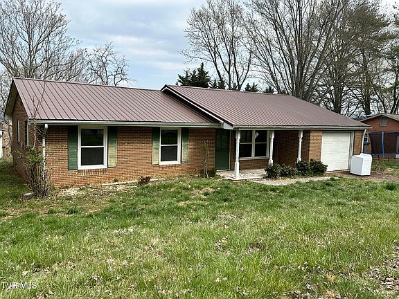 3rd image of 4624 Woodcliff Dr