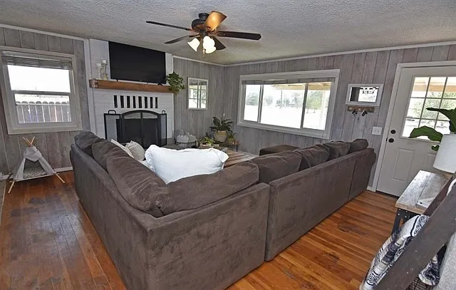 21825 Thunderbird Road - 1 — Photo 4