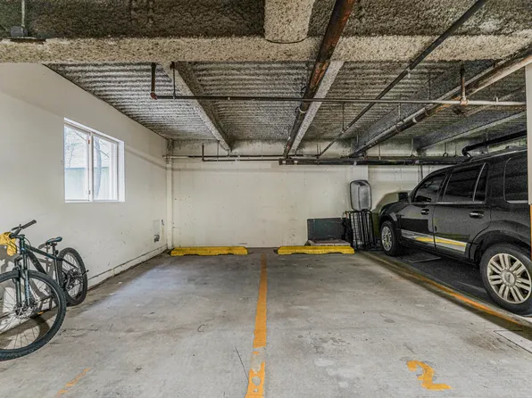 3165 Emmons Avenue image 31 of 33