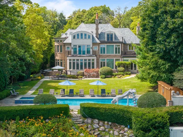 765 Sheridan Rd, Winnetka, IL 60093