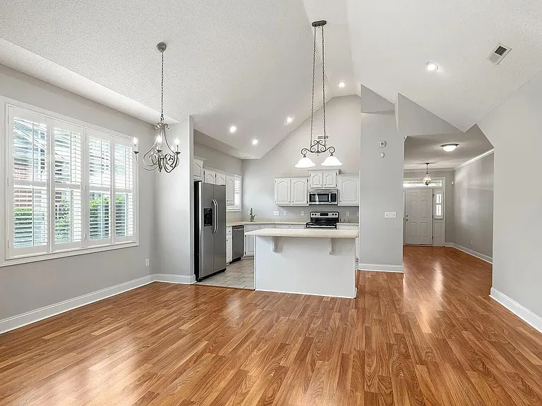 3225 Mayflower Ln — Photo 23