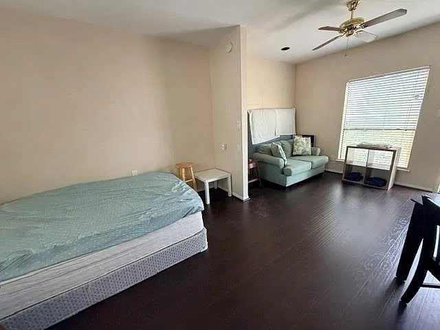 1 bed, 1.0 bath, 420 sqft, $800 — Photo 2