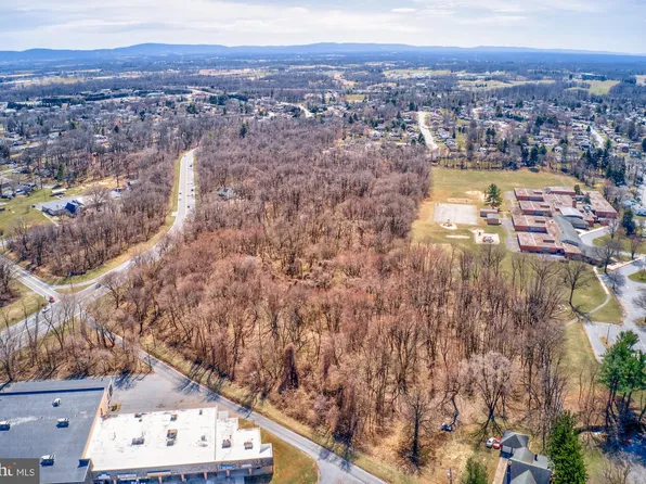 17755 Halfway Blvd, Hagerstown, MD 21740