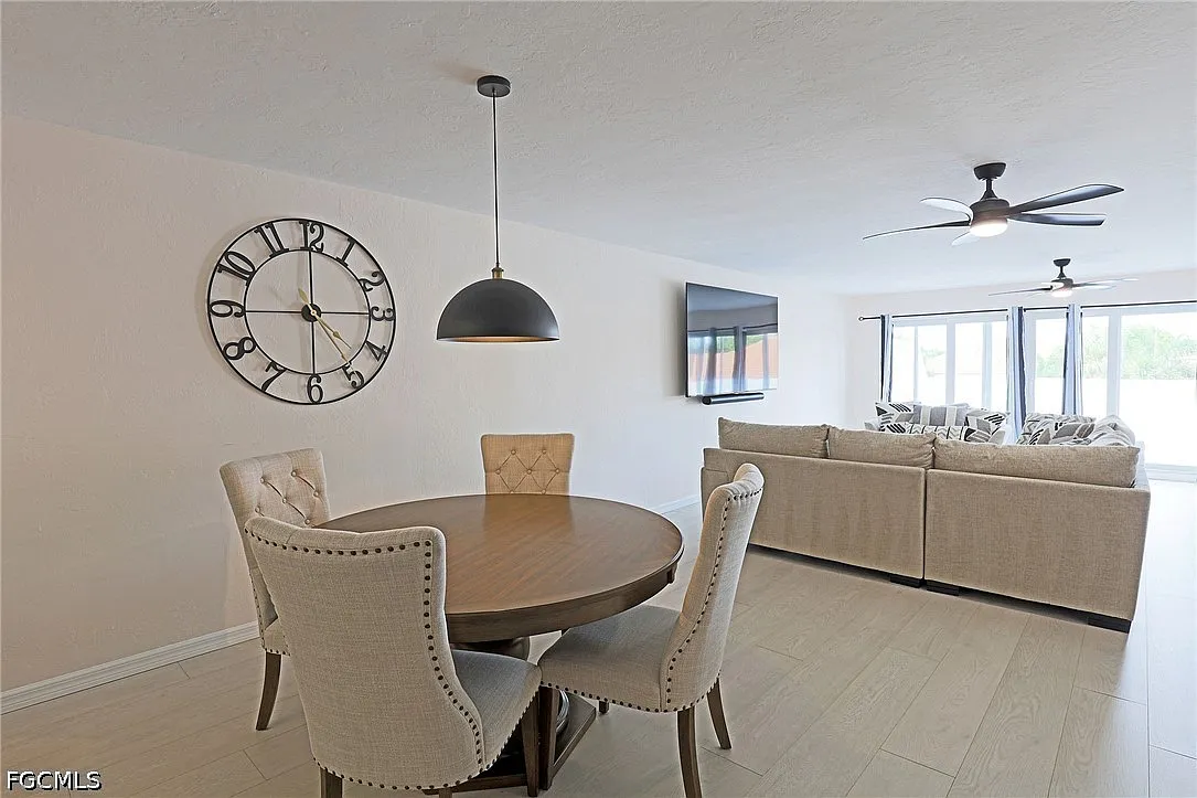 2 bed, 2.0 bath, 1455 sqft, $4,399 — Photo 3