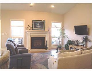 1st image of 1403 NE Young Ave