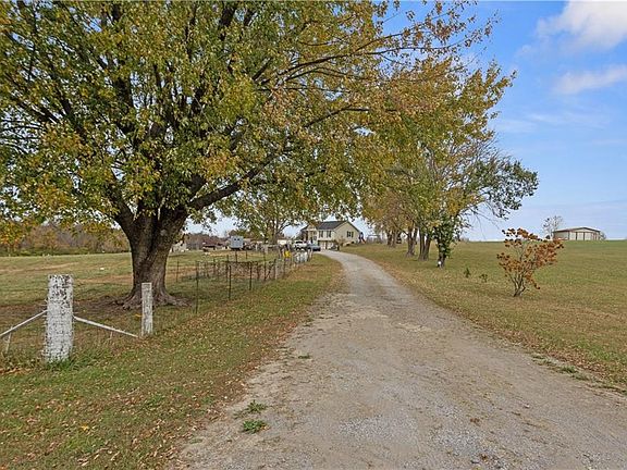 3rd image of 11203 Chandler Rd