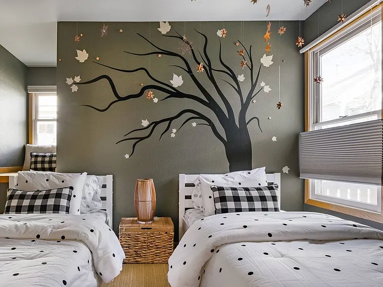 Twin Bedroom