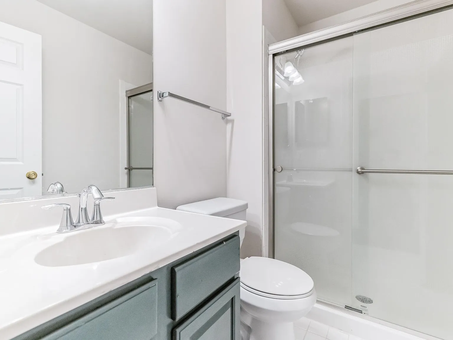 3 bed, 3.5 bath, 1760 sqft, $3,200 — Photo 4
