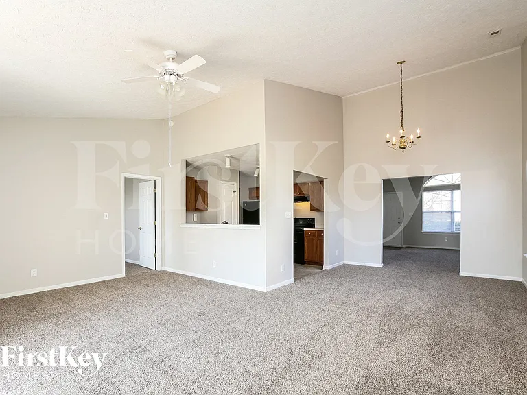 5621 Wynridge Ct — Photo 4