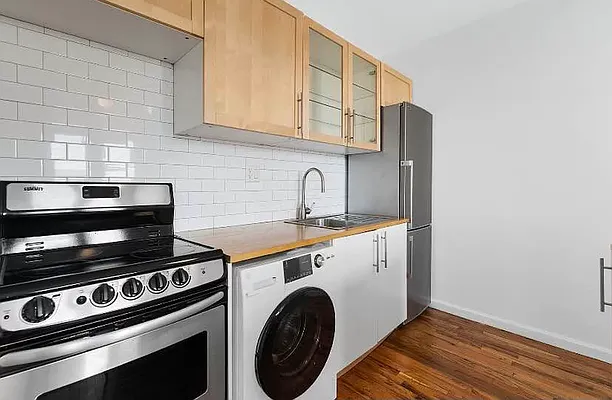 Rented by REAL New York | media 9