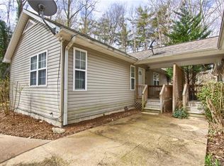 128 Seneca Blvd, Hendersonville, NC 28739